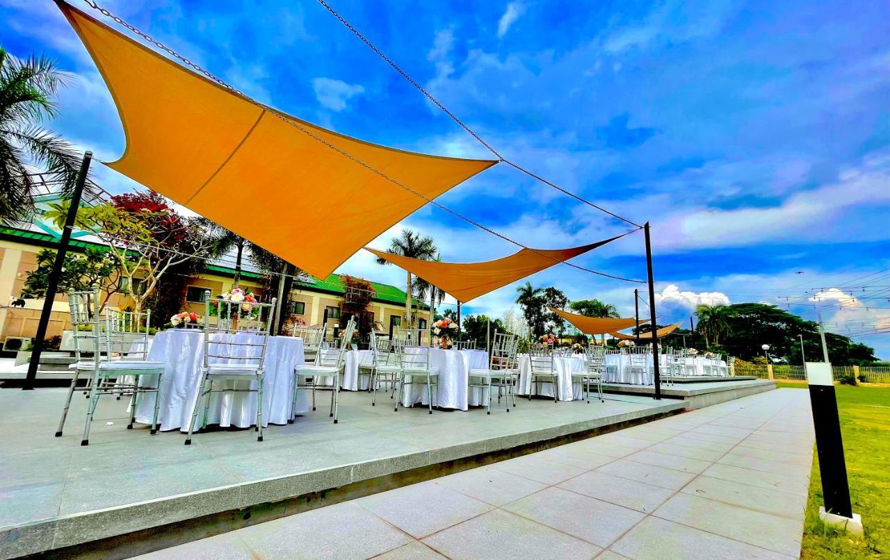Luisita Central Park Hotel Tarlac City Ngoại thất bức ảnh