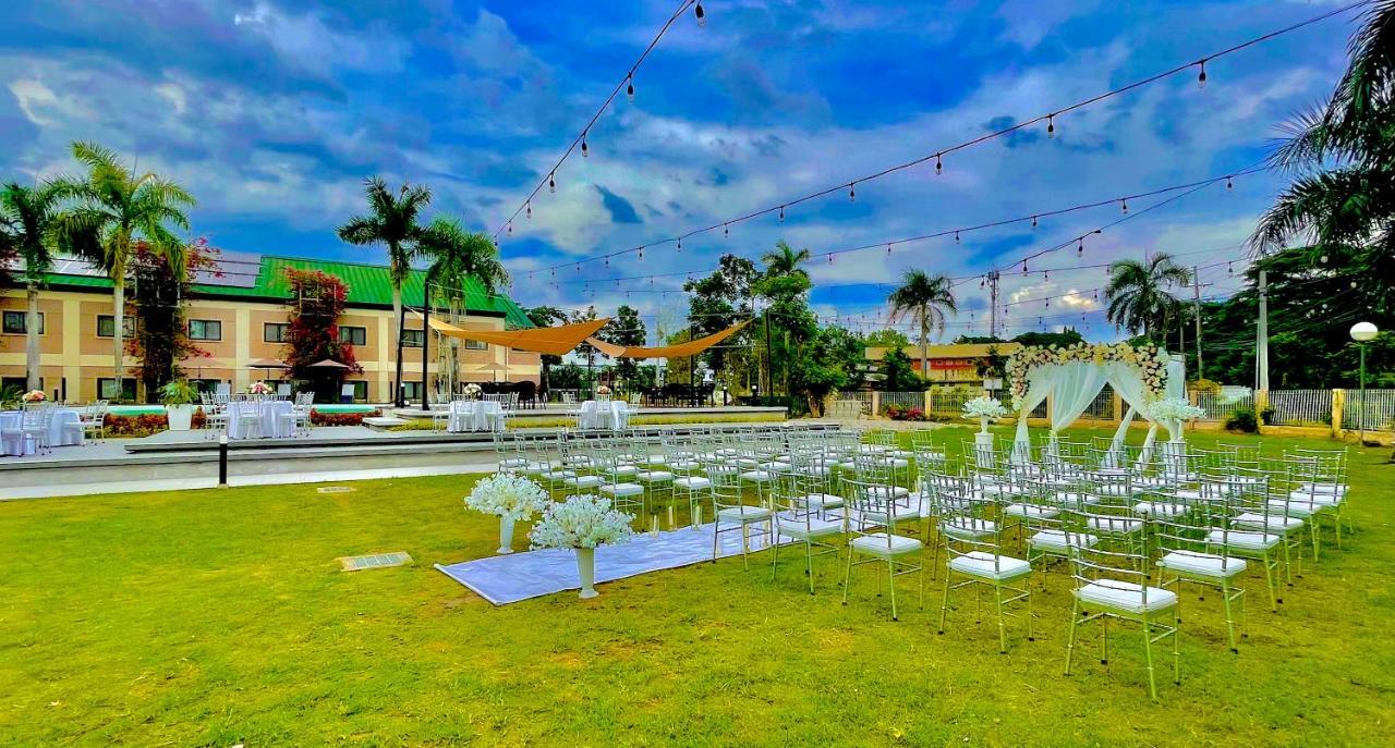 Luisita Central Park Hotel Tarlac City Ngoại thất bức ảnh