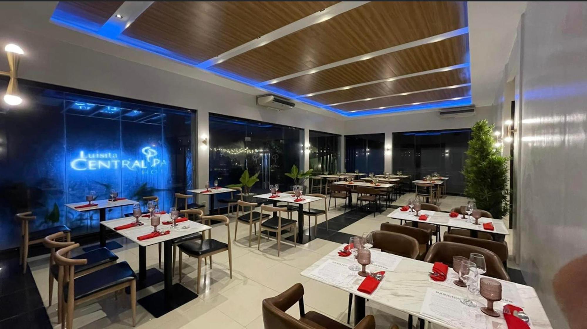 Luisita Central Park Hotel Tarlac City Ngoại thất bức ảnh
